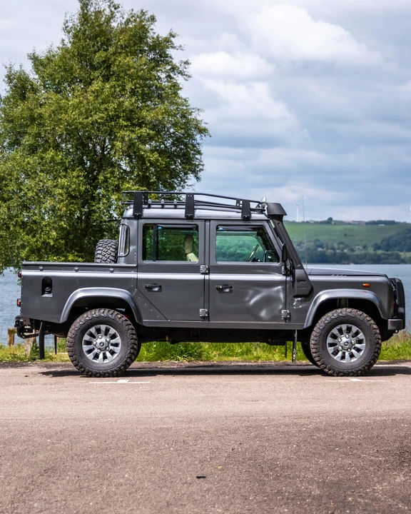 2002 Land Rover Defender 110 - Image 28 of 31