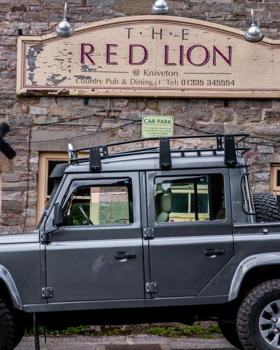2002 Land Rover Defender 110 - Image 24 of 31