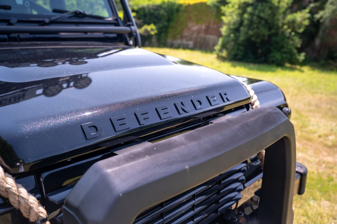2002 Land Rover Defender 110 - Image 20 of 31