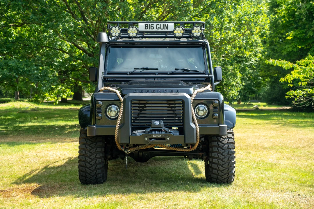 2002 Land Rover Defender 110 - Image 2 of 31