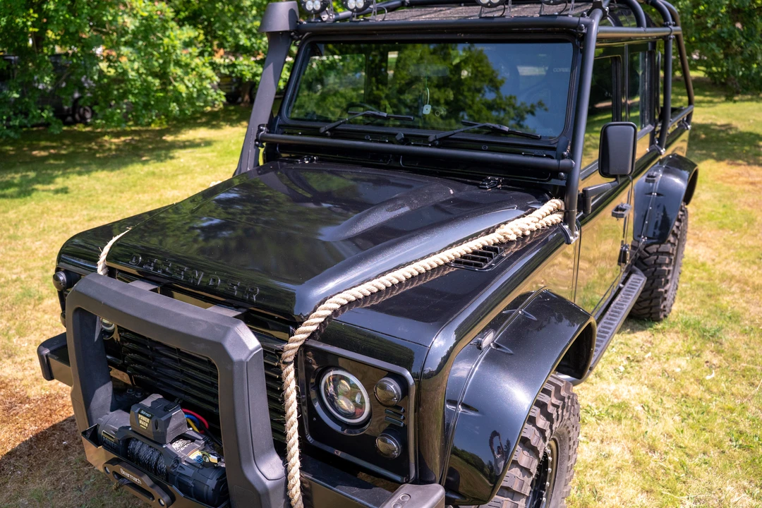 2002 Land Rover Defender 110 - Image 25 of 31