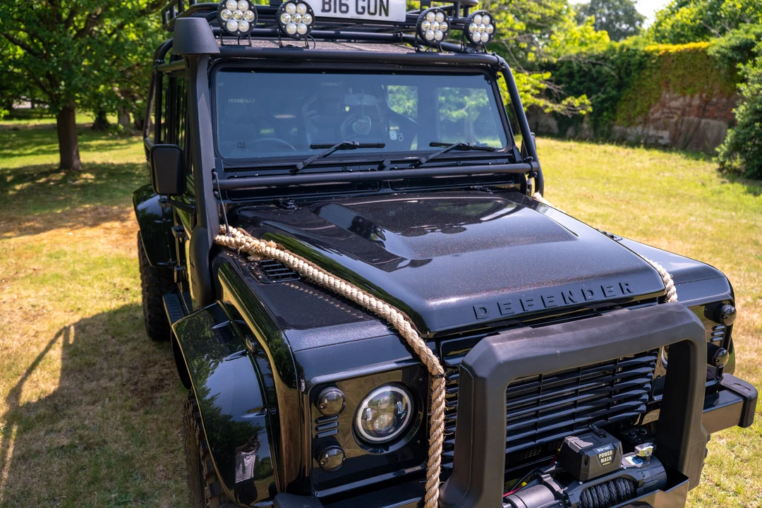 2002 Land Rover Defender 110 - Image 26 of 31