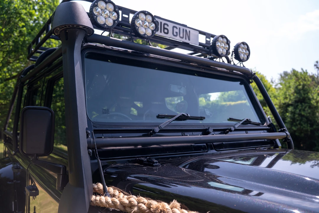 2002 Land Rover Defender 110 - Image 27 of 31