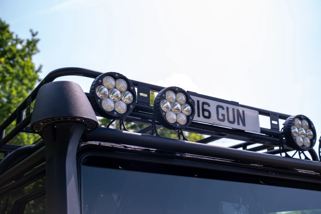 2002 Land Rover Defender 110 - Image 28 of 31