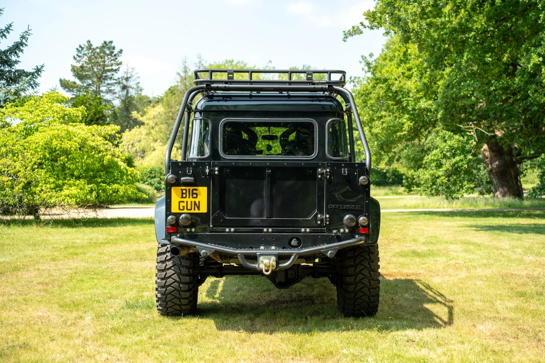 2002 Land Rover Defender 110 - Image 6 of 31