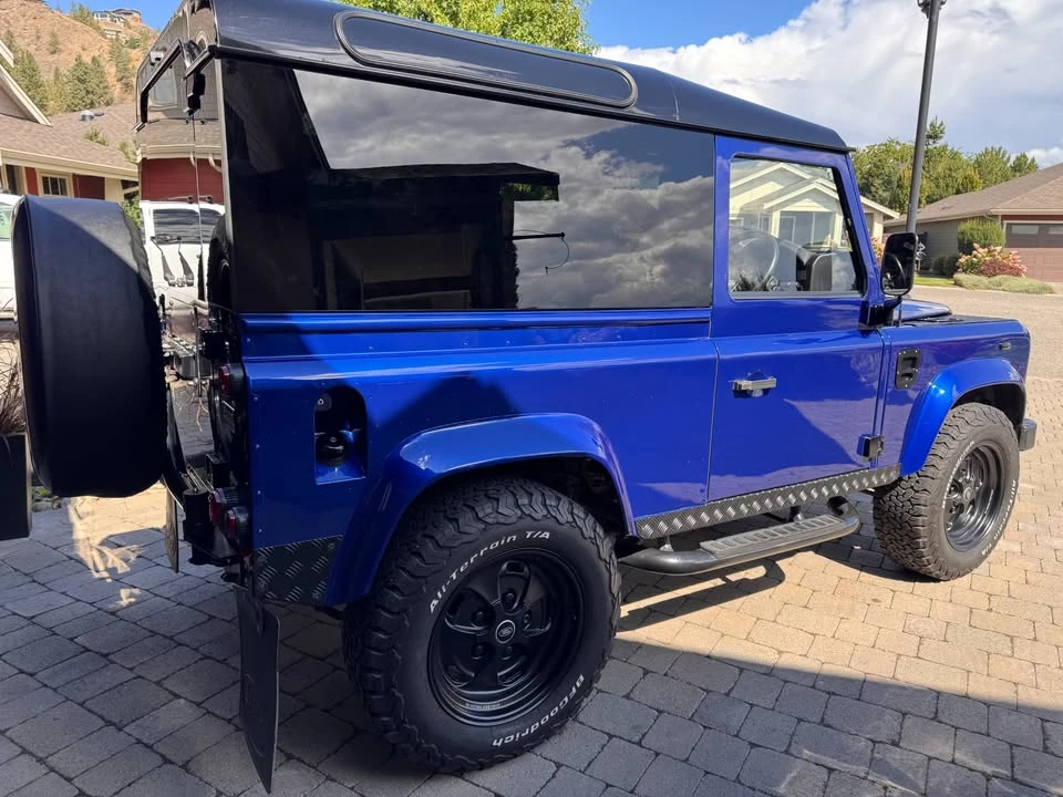 2002 Land Rover Defender 90 - Image 8 of 15