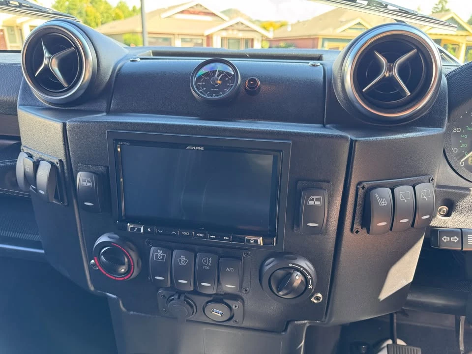 2002 Land Rover Defender 90 - Image 11 of 15