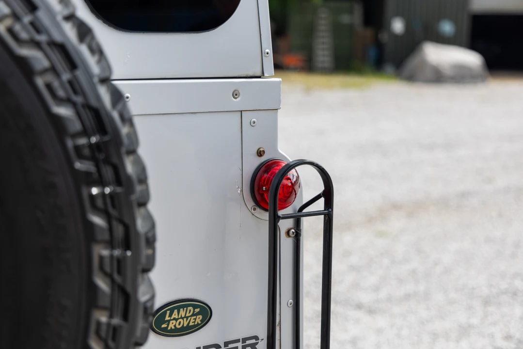 2002 Land Rover Defender 90 - Image 11 of 31