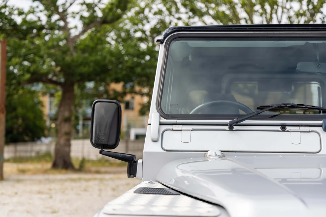 2002 Land Rover Defender 90 - Image 14 of 31