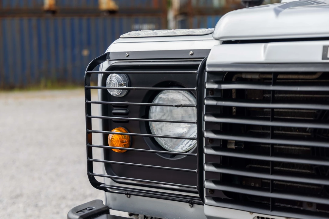 2002 Land Rover Defender 90 - Image 18 of 31