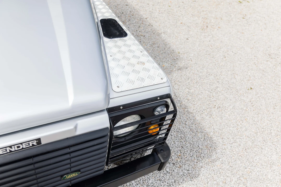2002 Land Rover Defender 90 - Image 20 of 31