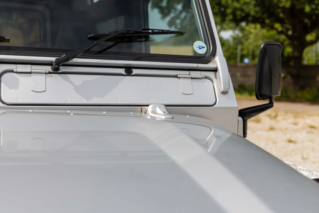 2002 Land Rover Defender 90 - Image 24 of 31