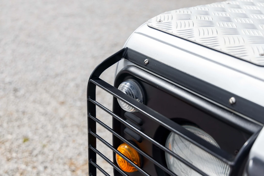 2002 Land Rover Defender 90 - Image 29 of 31