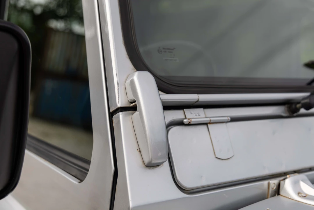 2002 Land Rover Defender 90 - Image 30 of 31