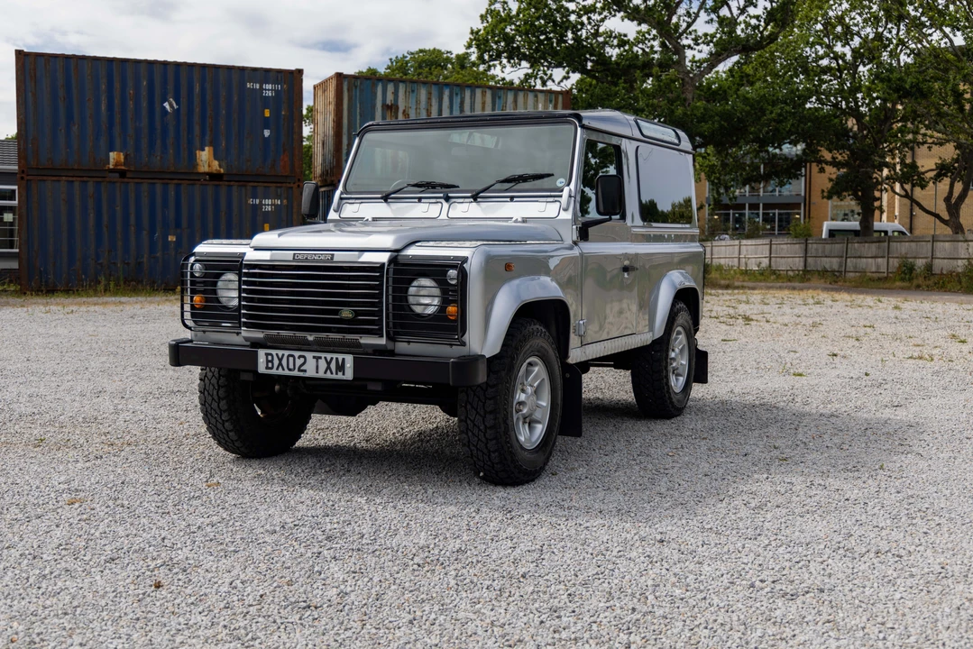 2002 Land Rover Defender 90 - Image 3 of 31