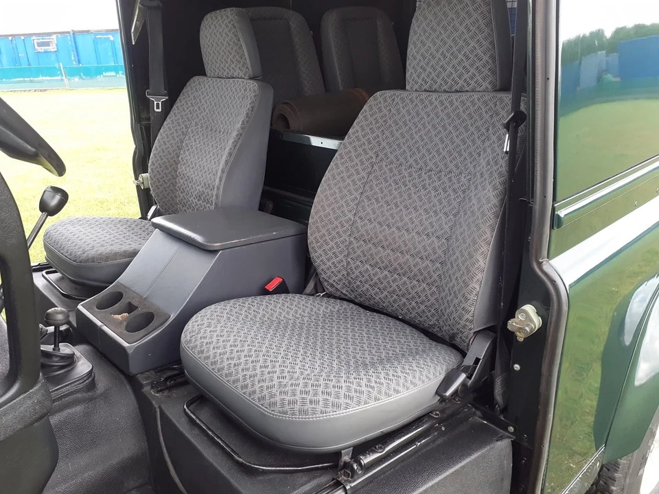 2002 Land Rover Defender 90 - Image 28 of 30