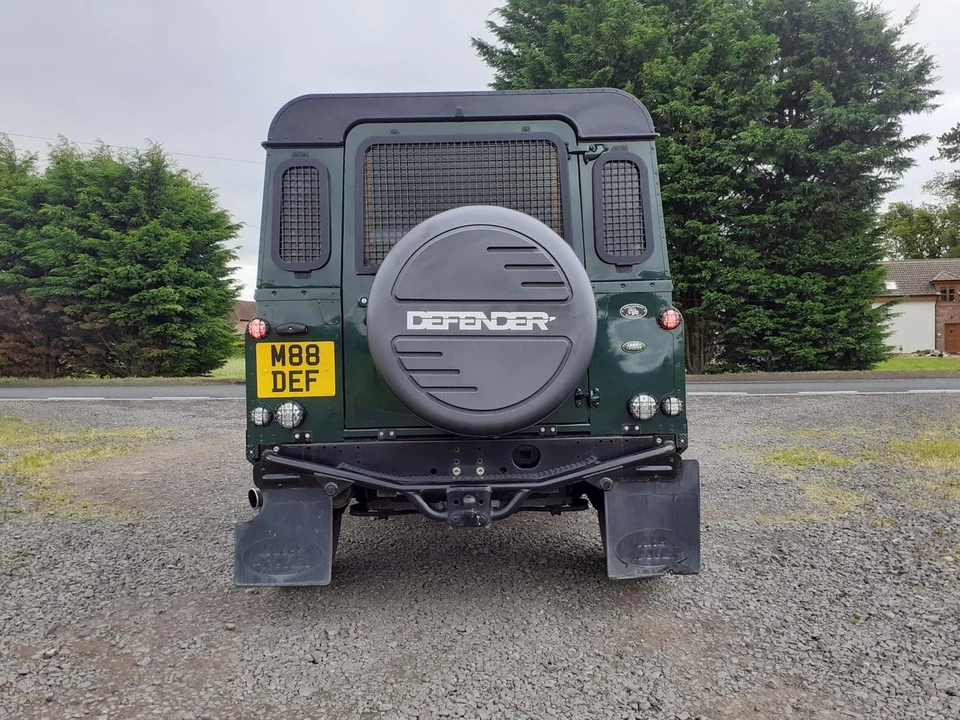 2002 Land Rover Defender 90 - Image 9 of 30