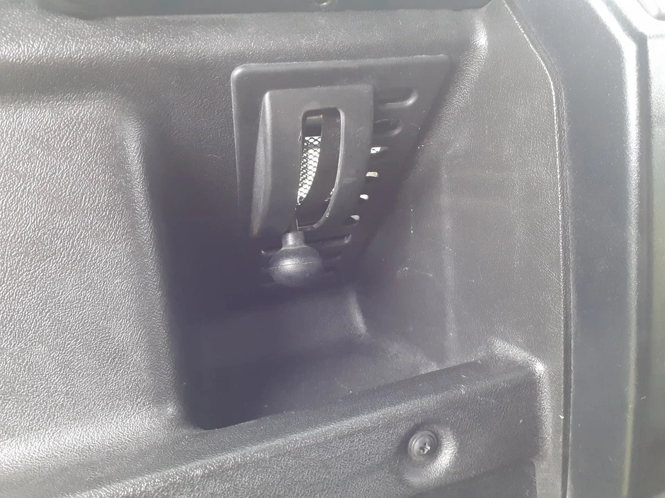 2002 Land Rover Defender 90 - Image 19 of 30