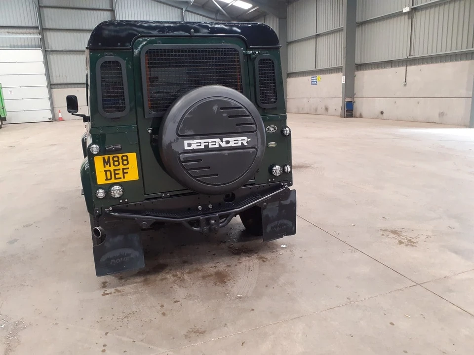 2002 Land Rover Defender 90 - Image 13 of 30