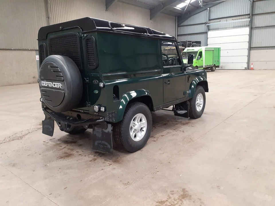 2002 Land Rover Defender 90 - Image 12 of 30