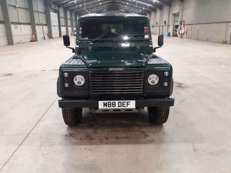2002 Land Rover Defender 90 - Image 10 of 30