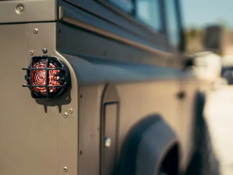 2002 Land Rover Defender 90 - Image 14 of 31