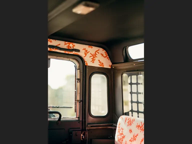 2002 Land Rover Defender 90 - Image 11 of 31