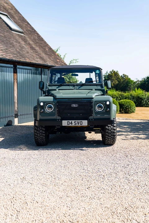 2002 Land Rover Defender 90 - Image 10 of 31