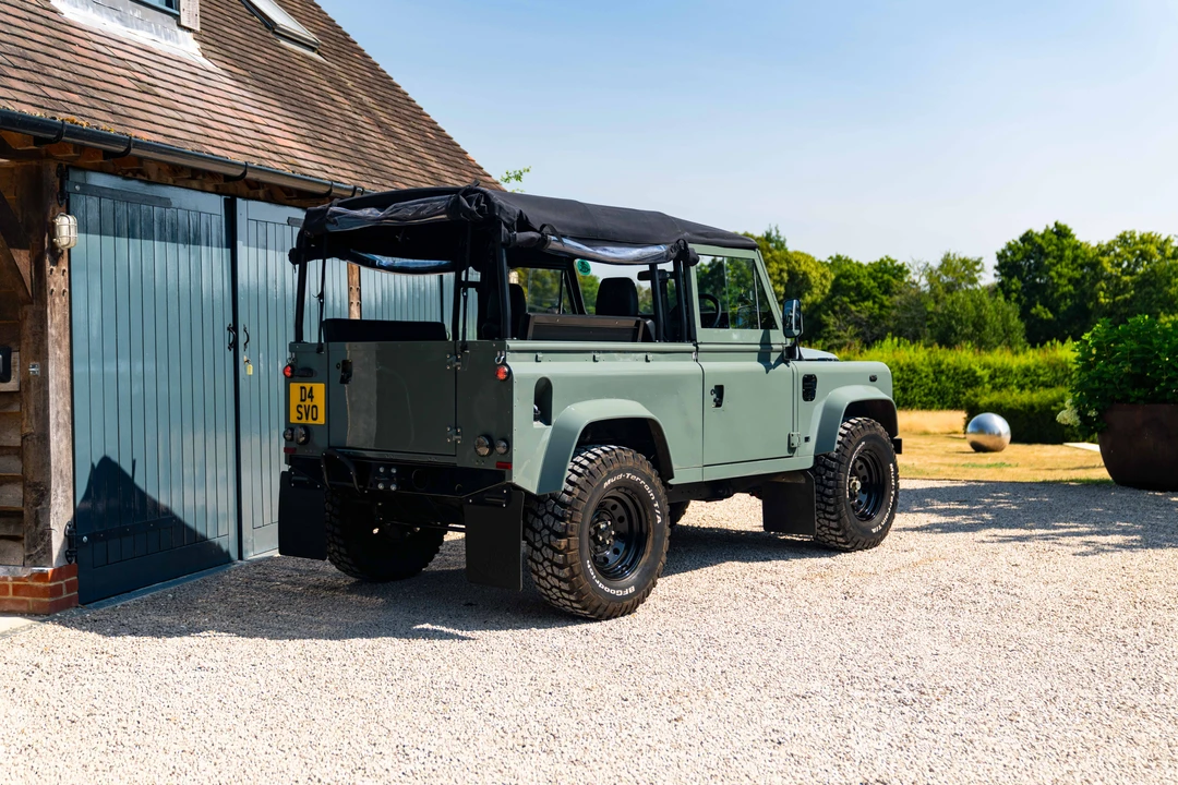 2002 Land Rover Defender 90 - Image 13 of 31