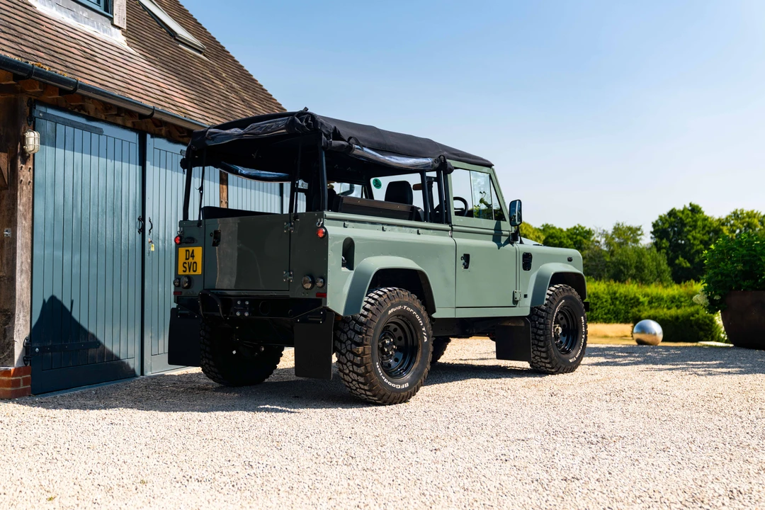 2002 Land Rover Defender 90 - Image 5 of 31