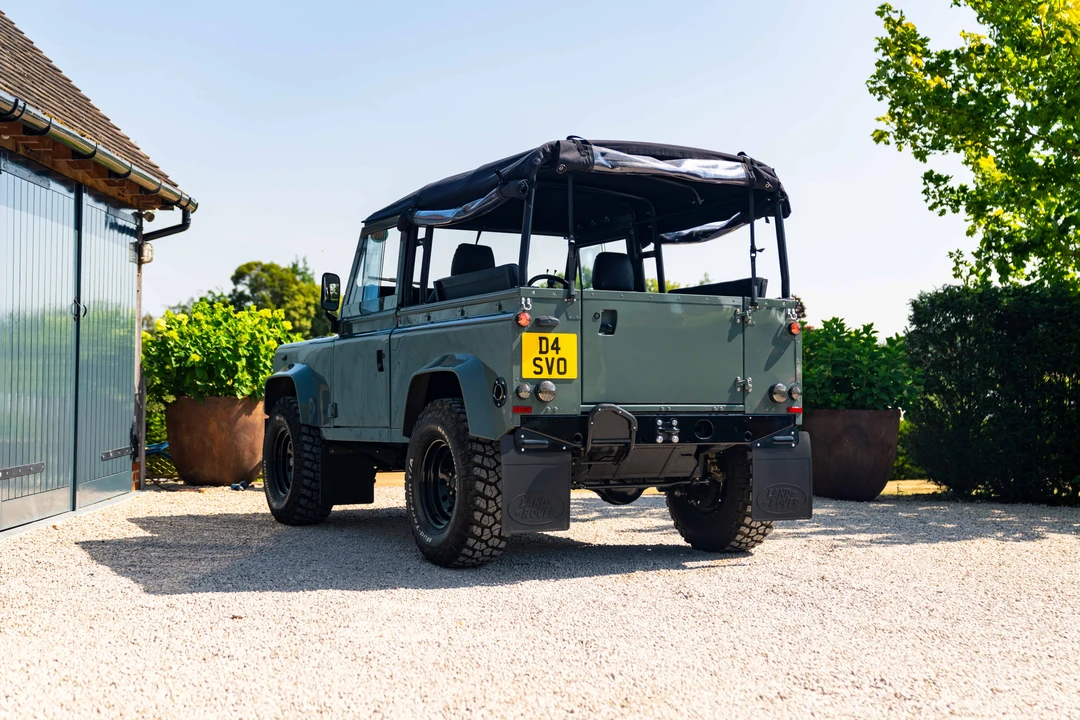 2002 Land Rover Defender 90 - Image 7 of 31