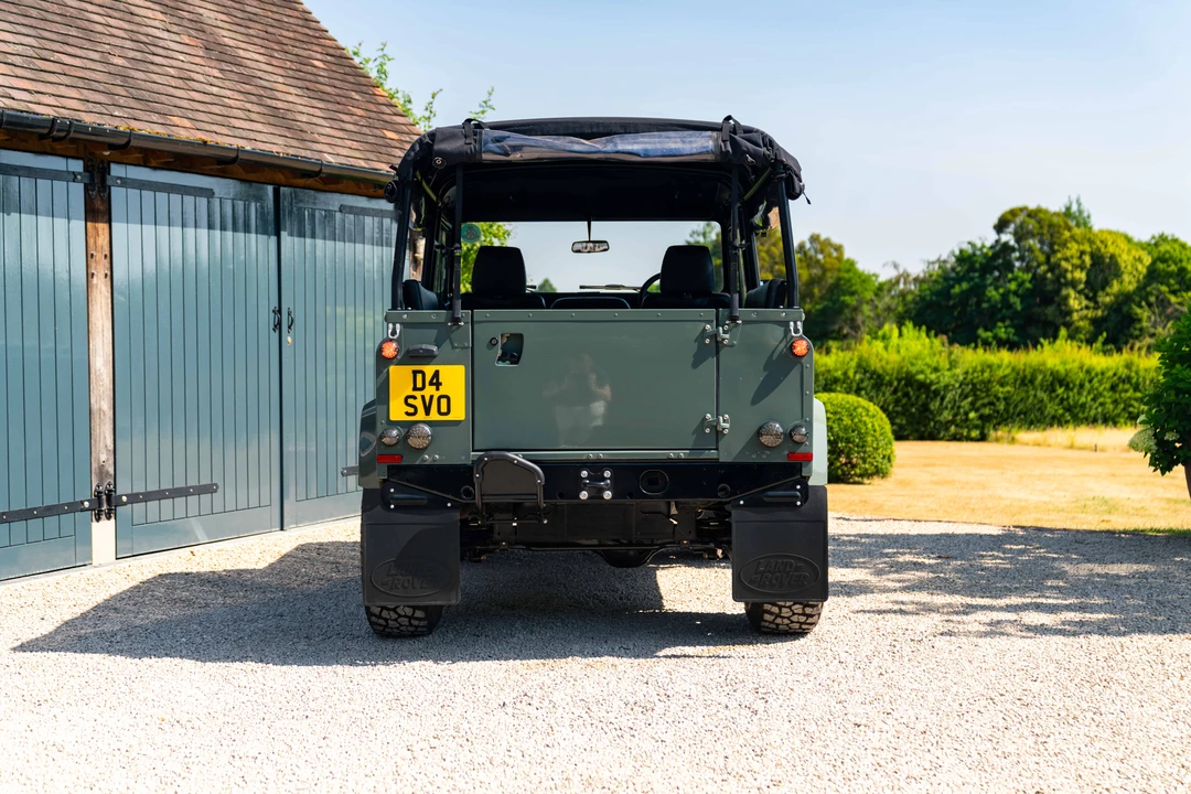 2002 Land Rover Defender 90 - Image 6 of 31