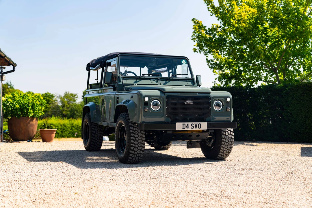 2002 Land Rover Defender 90 - Image 3 of 31