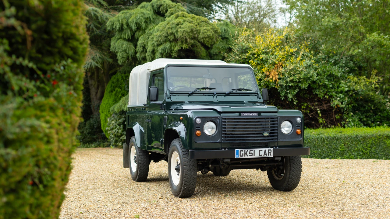 2001 Land Rover Defender 90 - Image 15 of 31