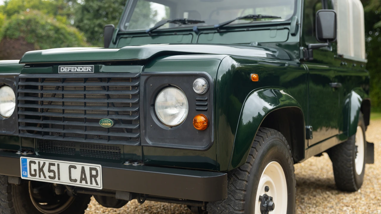 2001 Land Rover Defender 90 - Image 19 of 31