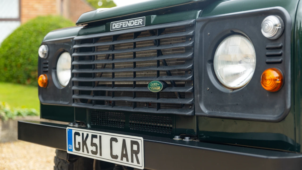 2001 Land Rover Defender 90 - Image 20 of 31
