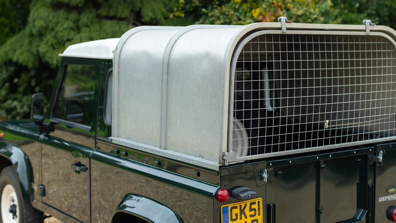 2001 Land Rover Defender 90 - Image 23 of 31