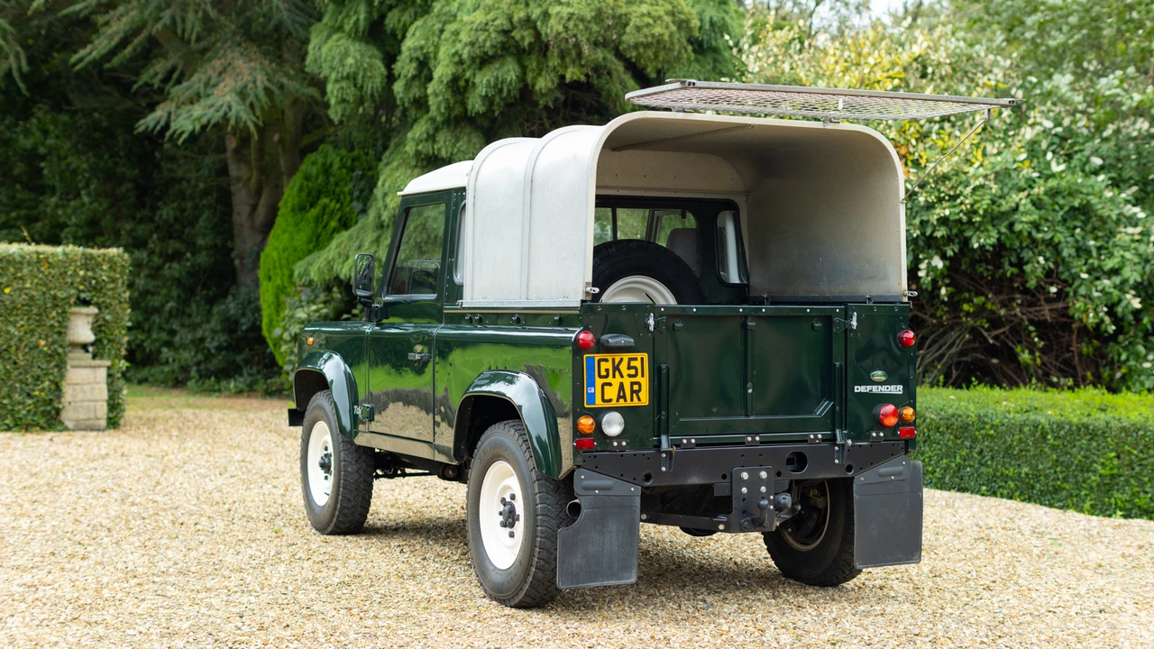 2001 Land Rover Defender 90 - Image 14 of 31
