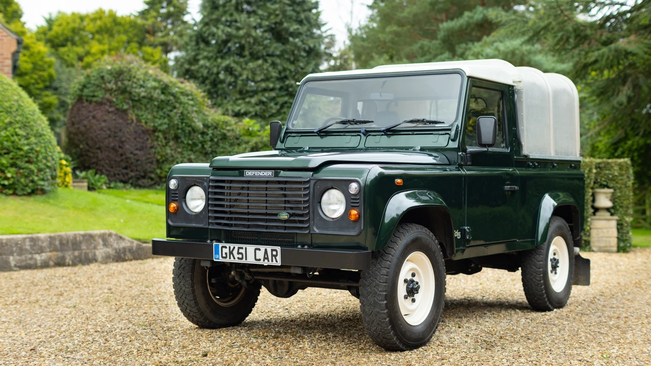 2001 Land Rover Defender 90 - Image 4 of 31