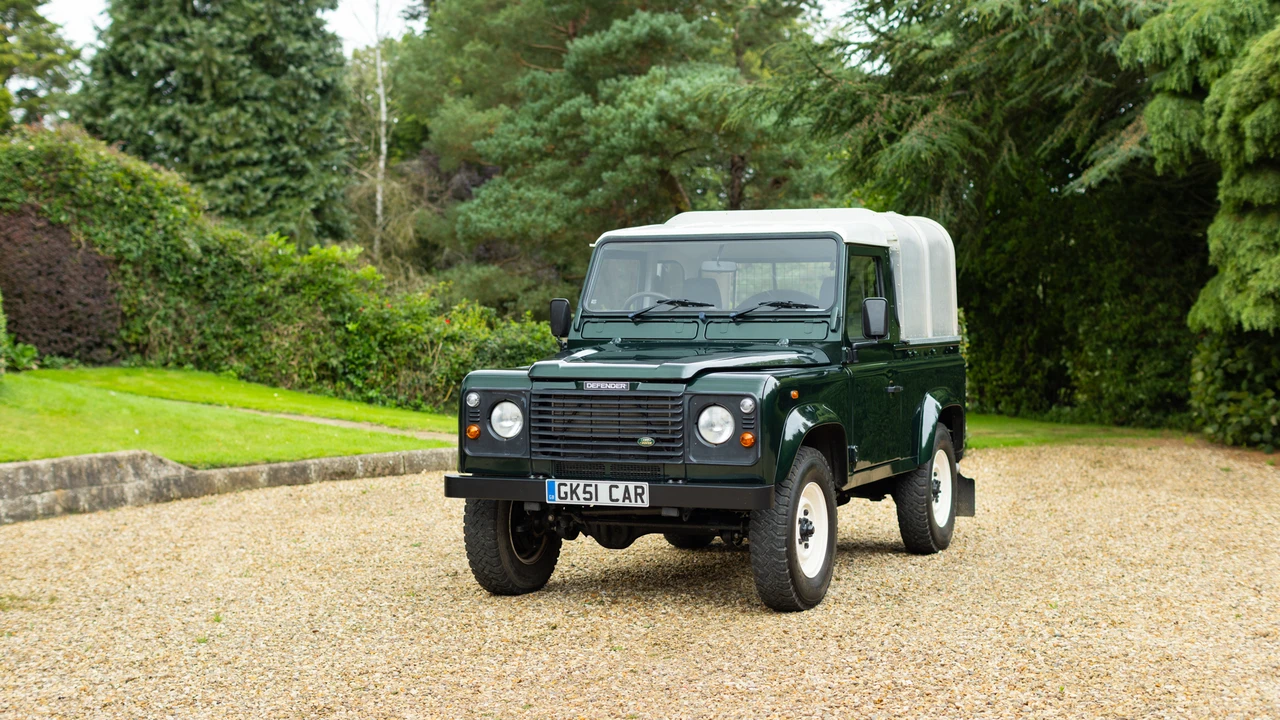 2001 Land Rover Defender 90 - Image 12 of 31