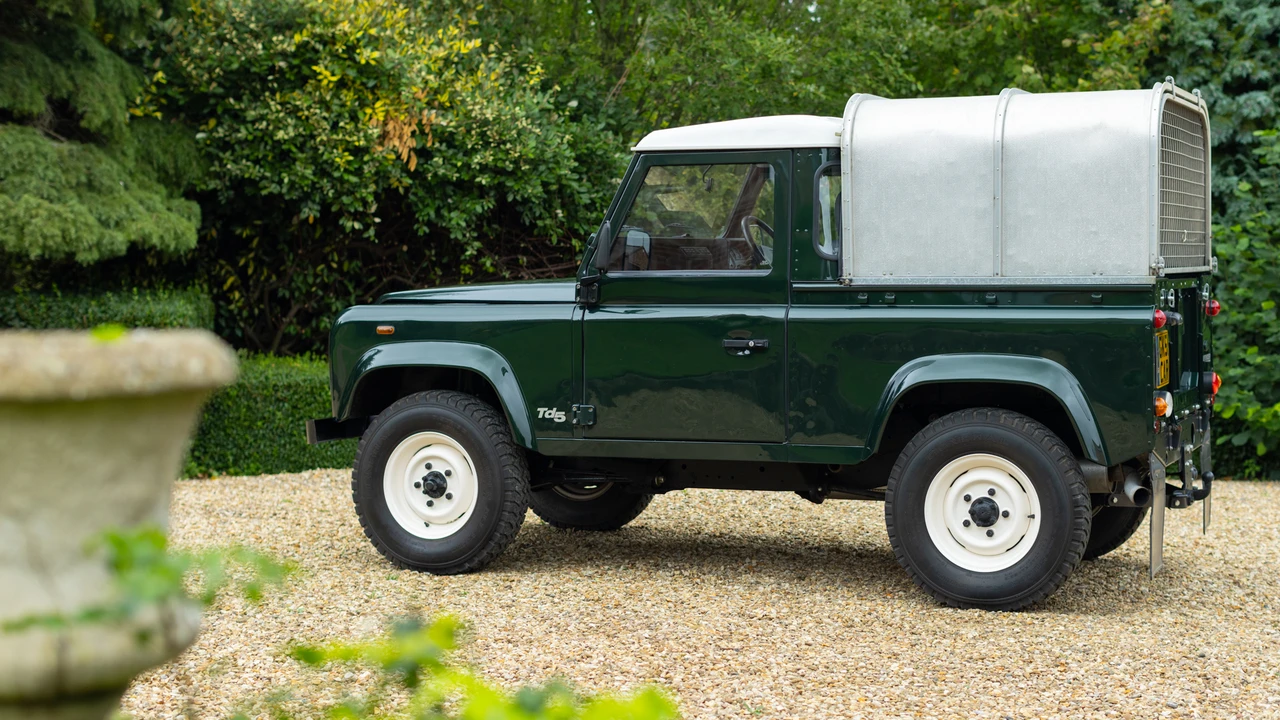 2001 Land Rover Defender 90 - Image 13 of 31