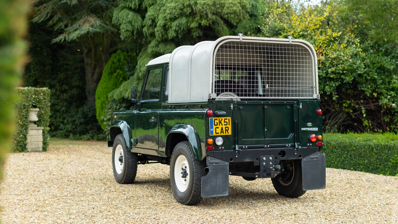 2001 Land Rover Defender 90 - Image 6 of 31