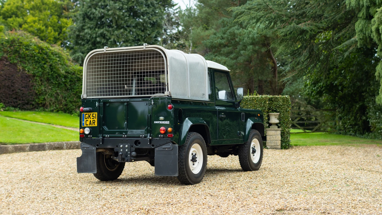 2001 Land Rover Defender 90 - Image 8 of 31