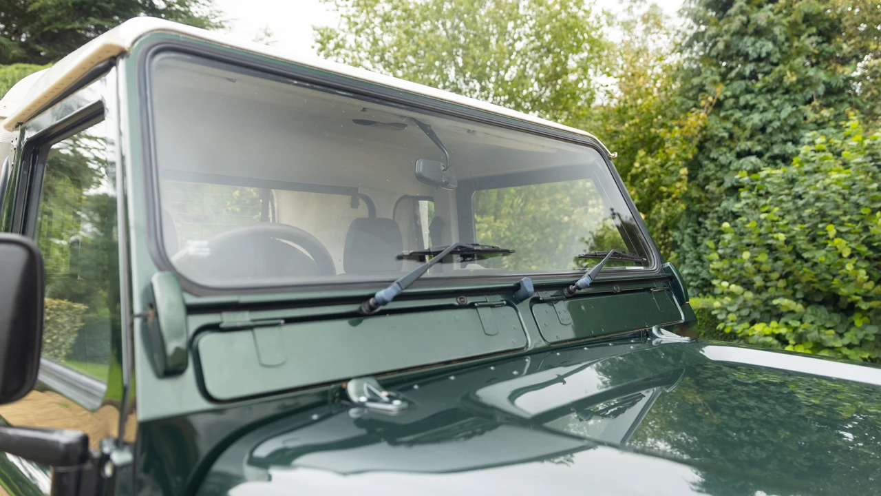 2001 Land Rover Defender 90 - Image 26 of 31