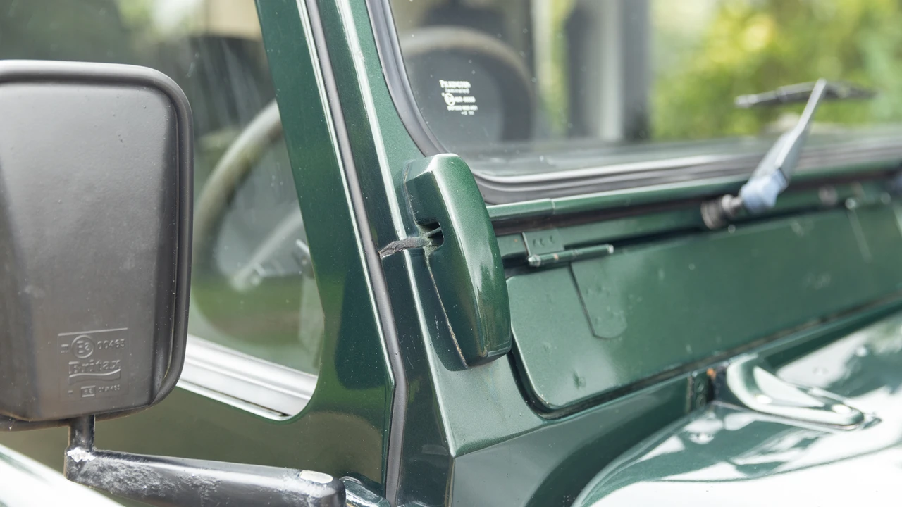 2001 Land Rover Defender 90 - Image 30 of 31