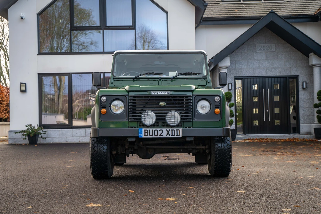 2002 Land Rover Defender 90 - Image 10 of 31