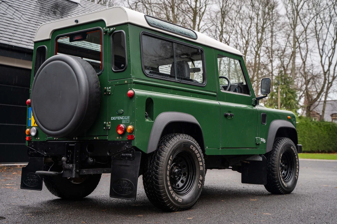 2002 Land Rover Defender 90 - Image 5 of 31