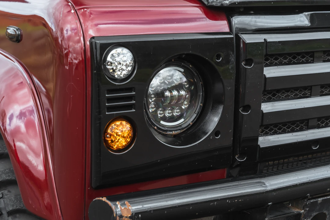 2002 Land Rover Defender 90 - Image 12 of 31