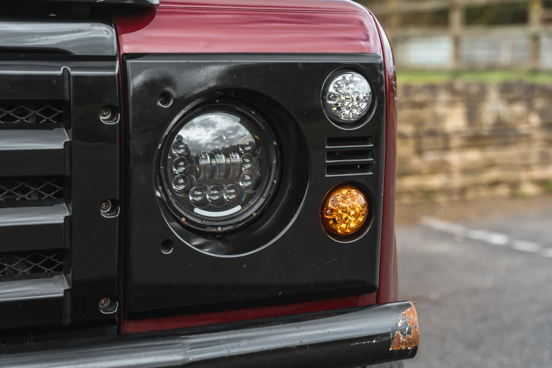 2002 Land Rover Defender 90 - Image 15 of 31