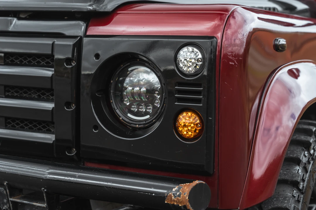 2002 Land Rover Defender 90 - Image 16 of 31